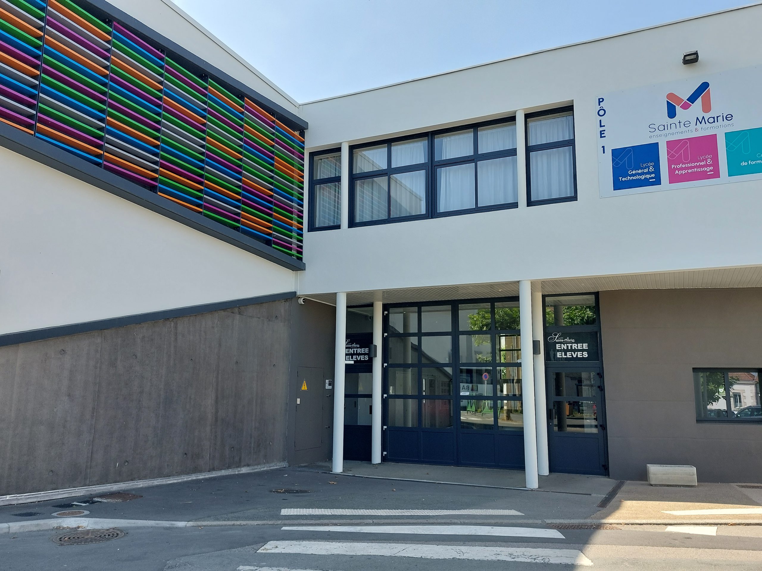 facade avant lycée Ste Marie2023